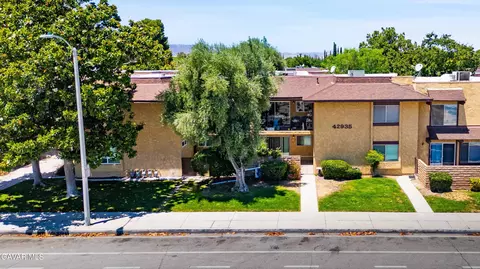 42935 15th UNIT 8, Lancaster, CA 93534