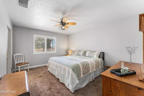 Bedroom - 16311 Nosoni Rd, Apple Valley, CA 92307 photo 3 of 6