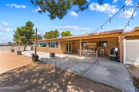 Exterior - 16311 Nosoni Rd, Apple Valley, CA 92307 photo 12 of 12