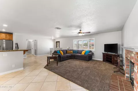 Living - 16311 Nosoni Rd, Apple Valley, CA 92307 photo 2 of 3