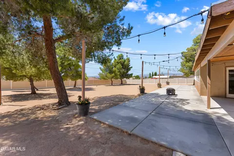 Exterior - 16311 Nosoni Rd, Apple Valley, CA 92307 photo 10 of 12