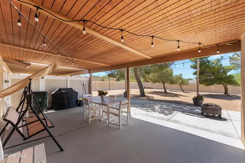 Exterior - 16311 Nosoni Rd, Apple Valley, CA 92307 photo 11 of 12