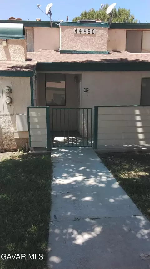 44460 15th St #16, Lancaster, CA 93535