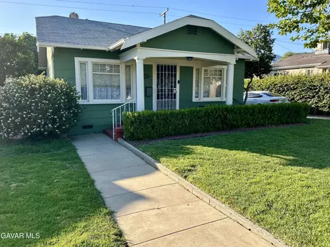 647 Harps St, San Fernando, CA 91340