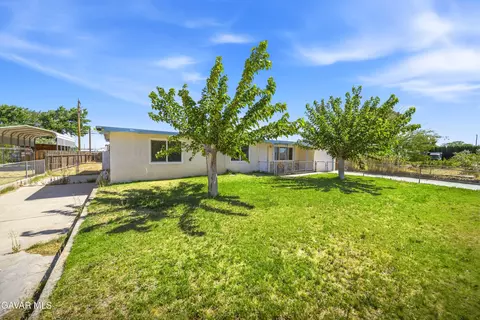 24285 Sage Ave, Boron, CA 93516 photo 2