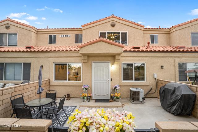 43481 30th St UNIT 2, Lancaster, CA 93536