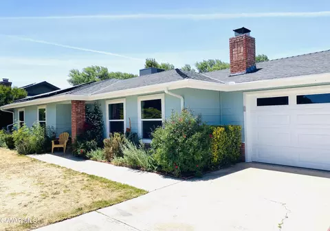 22817 Clover Spring Pl, Tehachapi, CA 93561 photo 2