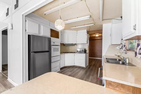 Kitchen - 43850 E 20th St #230, Lancaster, CA 93535 photo 2 of 5