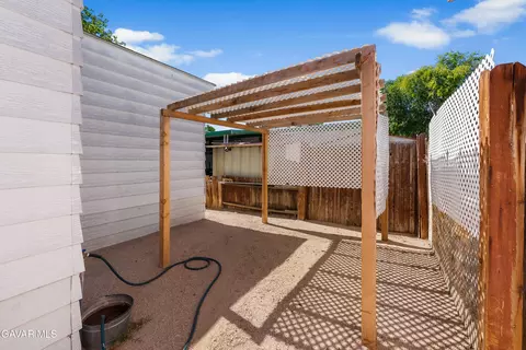 Exterior - 43850 E 20th St #230, Lancaster, CA 93535 photo 8 of 10