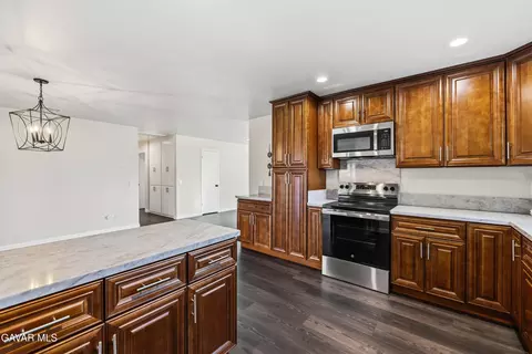 Kitchen - 35920 E 42nd St, Palmdale, CA 93552 photo 4 of 4
