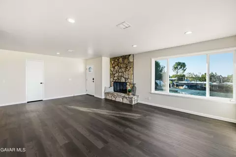 Living - 35920 E 42nd St, Palmdale, CA 93552 photo 2 of 5