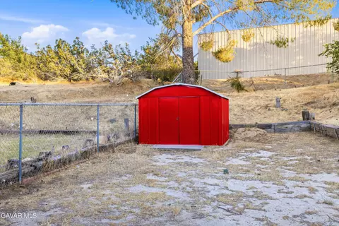 Exterior - 35920 E 42nd St, Palmdale, CA 93552 photo 5 of 8
