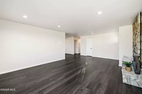 Living - 35920 E 42nd St, Palmdale, CA 93552 photo 3 of 5