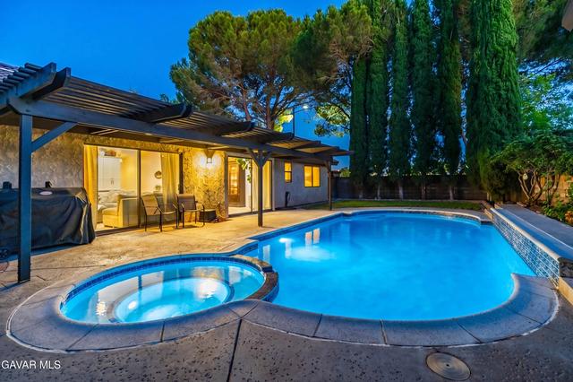 44001 Ruthron Ave, Lancaster, CA 93536