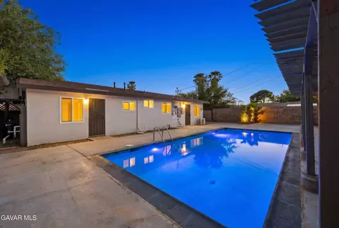 403 Lightcap St, Lancaster, CA 93535 photo 2