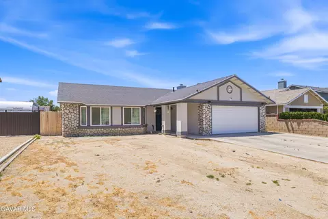 2050 Matthew Ave, Rosamond, CA 93560