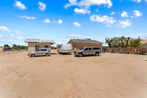 Exterior - 38515 156th St, Palmdale, CA 93591 photo 13 of 15