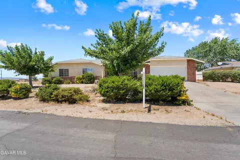 38515 156th St, Palmdale, CA 93591