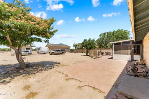 Exterior - 38515 156th St, Palmdale, CA 93591 photo 14 of 15