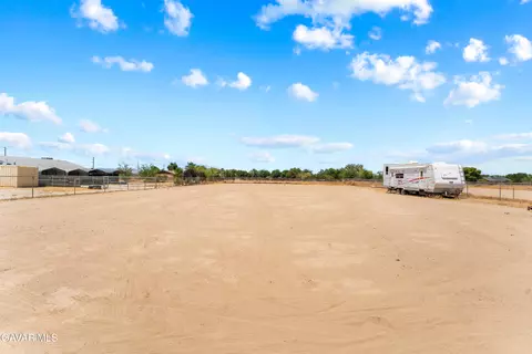 Exterior - 38515 156th St, Palmdale, CA 93591 photo 7 of 15