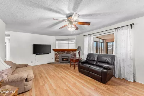 Living - 38515 156th St, Palmdale, CA 93591 photo 2 of 3