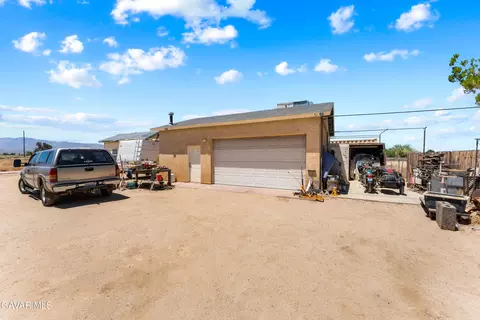 Exterior - 38515 156th St, Palmdale, CA 93591 photo 3 of 15