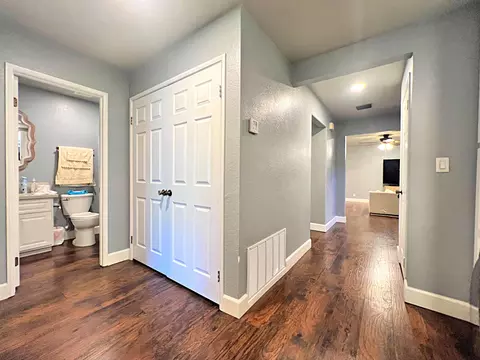 Entry Way - 43639 Park Ave, Lancaster, CA 93534 photo 5 of 7