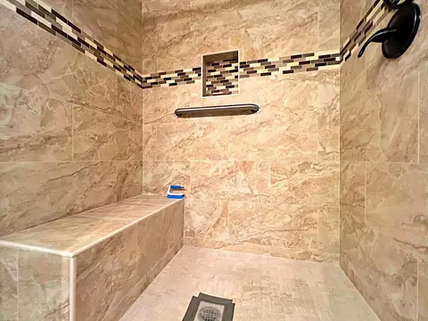 Bath - 43639 Park Ave, Lancaster, CA 93534 photo 2 of 8