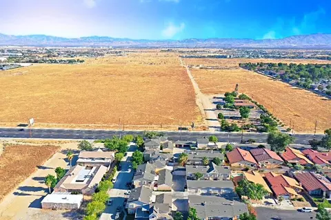 View/Area - 43639 Park Ave, Lancaster, CA 93534 photo 5 of 5