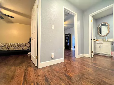 Entry Way - 43639 Park Ave, Lancaster, CA 93534 photo 6 of 7