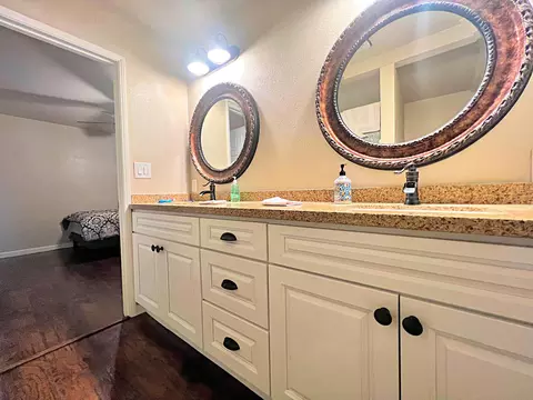 Bath - 43639 Park Ave, Lancaster, CA 93534 photo 4 of 8