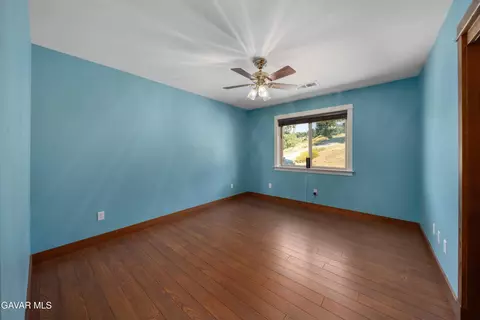 Bedroom - 29600 Goldspike Rd, Tehachapi, CA 93561 photo 3 of 6