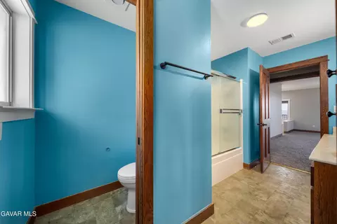 Entry Way - 29600 Goldspike Rd, Tehachapi, CA 93561 photo 2 of 3