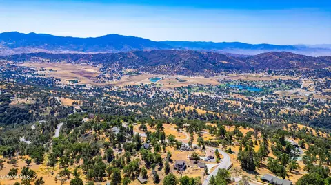 View/Area - 29600 Goldspike Rd, Tehachapi, CA 93561 photo 6 of 7