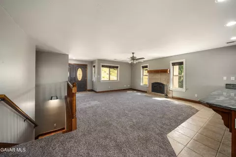 Living - 29600 Goldspike Rd, Tehachapi, CA 93561 photo 1 of 4