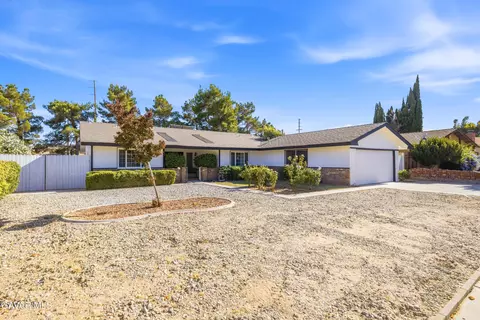 556 Callet St, Palmdale, CA 93551