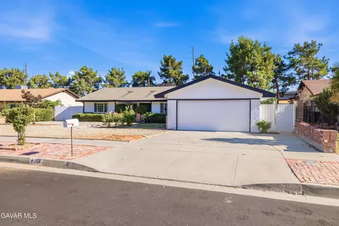 556 Callet St, Palmdale, CA 93551