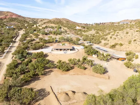 View/Area - 6535 Juniper Crest Rd, Agua Dulce, CA 91390 photo 4 of 8