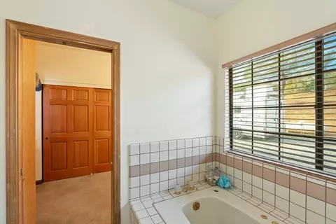 Bath - 6535 Juniper Crest Rd, Agua Dulce, CA 91390 photo 3 of 4
