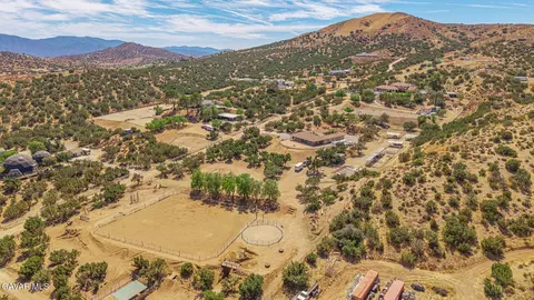 View/Area - 6535 Juniper Crest Rd, Agua Dulce, CA 91390 photo 8 of 8