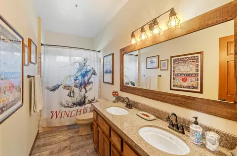 Bath - 6535 Juniper Crest Rd, Agua Dulce, CA 91390 photo 4 of 4