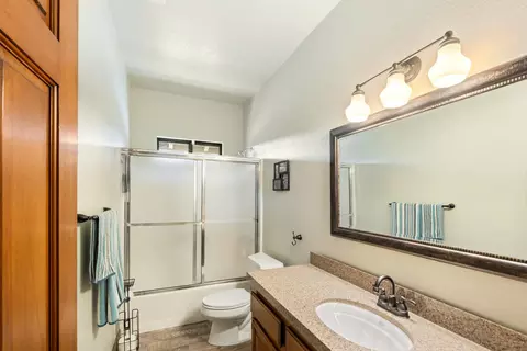 Bath - 6535 Juniper Crest Rd, Agua Dulce, CA 91390 photo 1 of 4