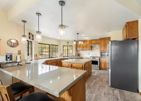 Kitchen - 6535 Juniper Crest Rd, Agua Dulce, CA 91390 photo 1 of 3