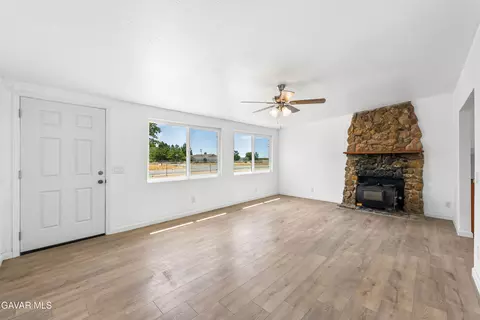 26111 Morongo Dr, Mojave, CA 93501 photo 8