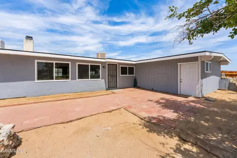 26111 Morongo Dr, Mojave, CA 93501 photo 3