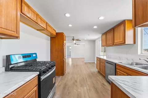 26111 Morongo Dr, Mojave, CA 93501 photo 18