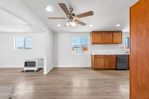 26111 Morongo Dr, Mojave, CA 93501 photo 13