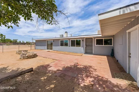 26111 Morongo Dr, Mojave, CA 93501 photo 5
