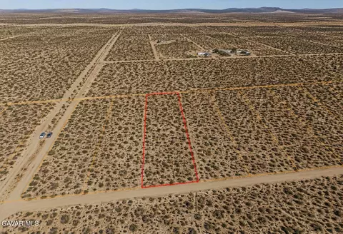 240 Th St, Lancaster, CA 93535 photo 3
