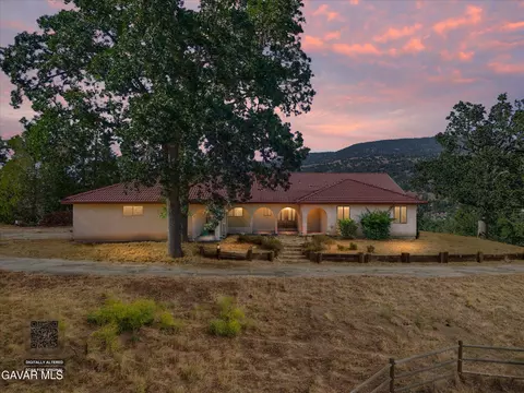 23921 Parke Ct, Tehachapi, CA 93561